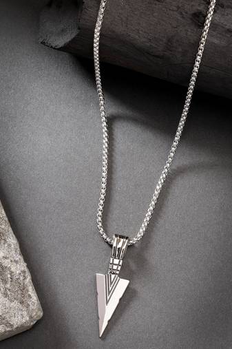 Men silver-plated arrow-shaped pendant with chain