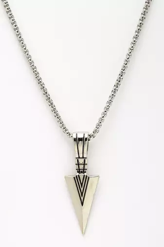 Men silver-plated arrow-shaped pendant with chain