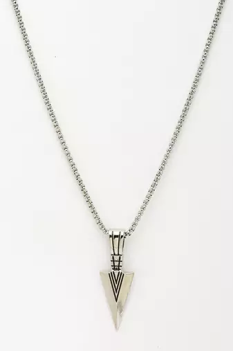 Men silver-plated arrow-shaped pendant with chain