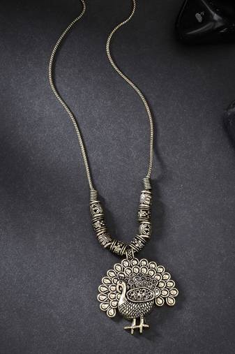 Women gold-plated peacock design pendant with chain