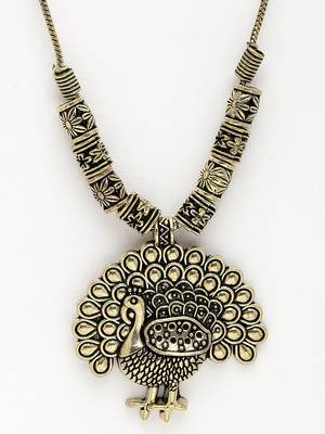 Women gold-plated peacock design pendant with chain 2