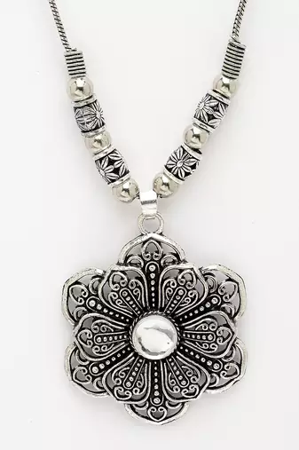 Women silver-toned floral shape pendant with chain