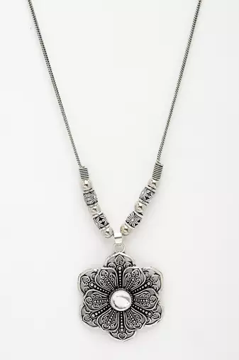 Women silver-toned floral shape pendant with chain
