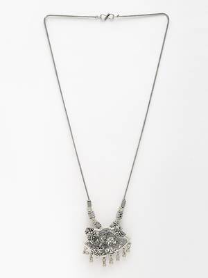 Women silver-toned radha krishna pendant with chain 4