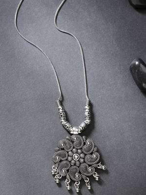 Women silver-toned floral shape pendant with chain 1