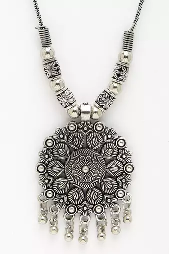 Women silver-toned floral shape pendant with chain