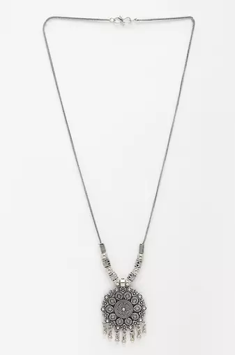 Women silver-toned floral shape pendant with chain