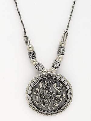 Women silver-toned circular shape pendant with chain 2