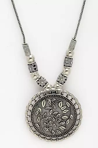 Women silver-toned circular shape pendant with chain