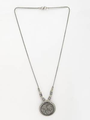 Women silver-toned circular shape pendant with chain 4