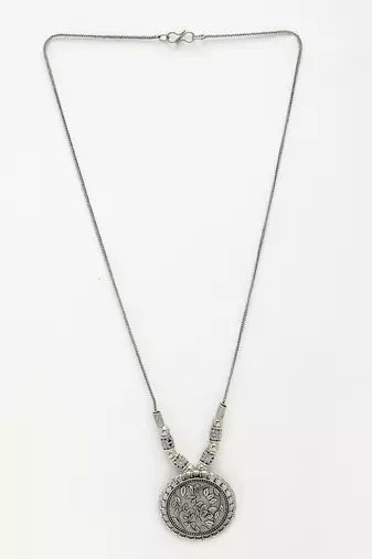 Women silver-toned circular shape pendant with chain