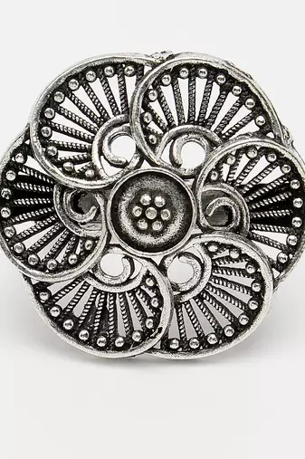 Women silver-toned floral shape adjustable finger ring