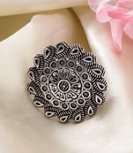 Women silver-toned floral shape adjustable finger ring