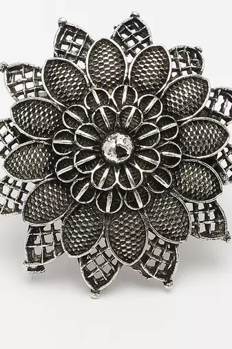 Women silver-toned floral shape adjustable finger ring