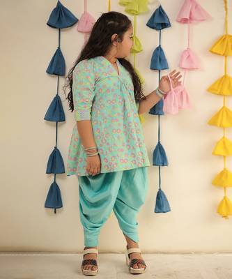 Blue block printed kurta set with dhoti pants. 2