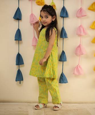 Lemon yellow block printed kurta set with pants. 2