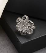 Women silver-toned floral shape adjustable finger ring