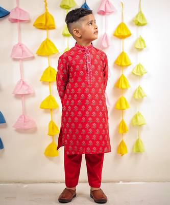 Red block printed kurta set. 4