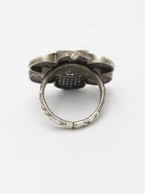 Women silver-toned floral shape adjustable finger ring 4