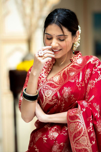 Red Designer Weaving Jacquard Banarasi silk blend Traditional Saree