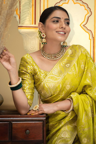 Yellow Designer Weaving Jacquard Banarasi silk blend Traditional Saree