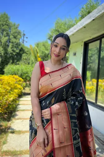 Soft Paithani silk blend Saree With Rich Weaved Paithani Pallu