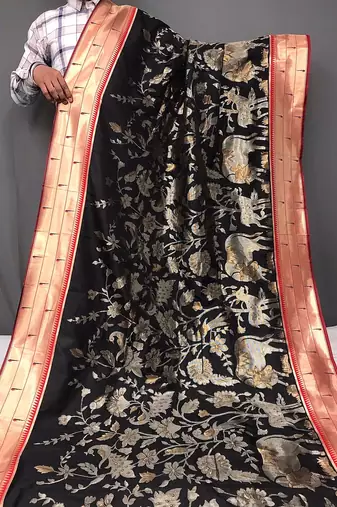 Soft Paithani silk blend Saree With Rich Weaved Paithani Pallu