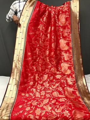 Soft Paithani silk blend Saree With Rich Weaved Paithani Pallu 4