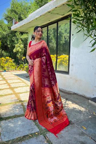Soft Paithani silk blend Saree With Rich Weaved Paithani Pallu