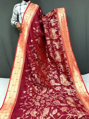 Soft Paithani silk blend Saree With Rich Weaved Paithani Pallu 4