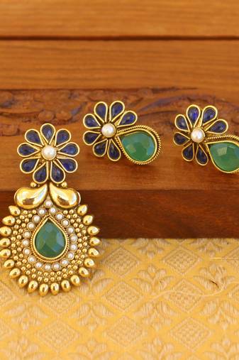 Designere gold plated kempu pendant set