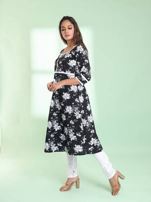 Black cotton floral printed fit & flare kurta set 3