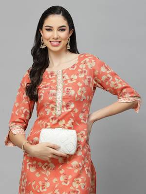 Stylum Women's Printed Rayon Blend Straight Kurta 4