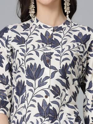 Women's Floral Printed Rayon A-Line Kurta 4
