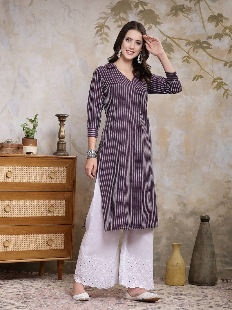 Women's Self Designed Cotton Blend Straight Kurta