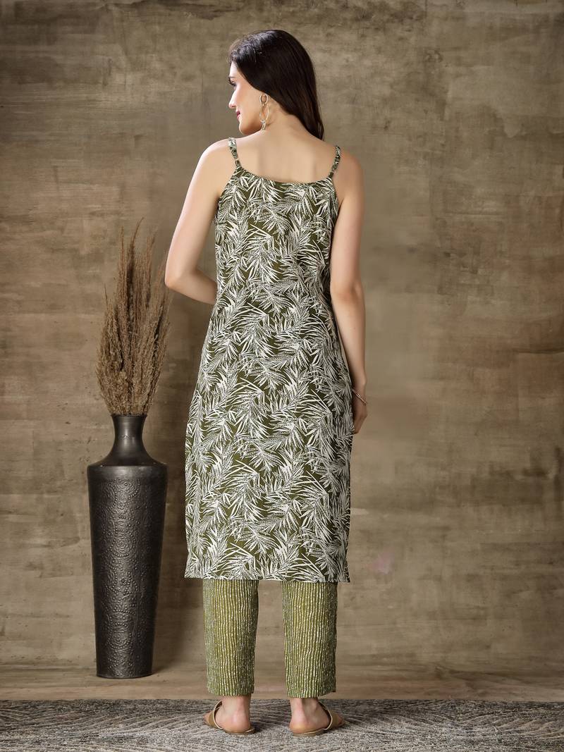 Women's Printed Cotton Blend Straight Kurta Pant Set