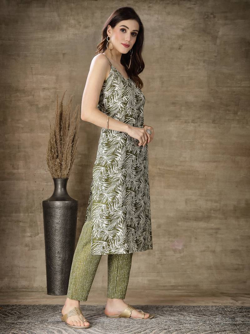 Women's Printed Cotton Blend Straight Kurta Pant Set