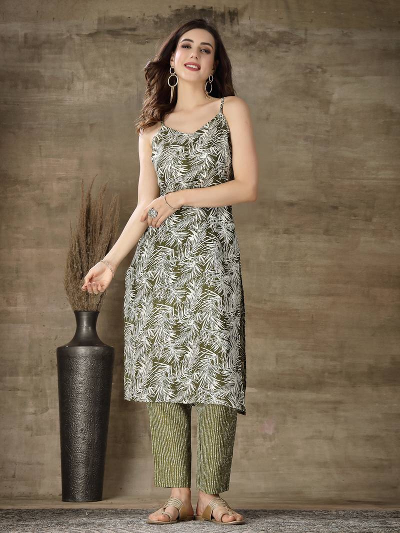 Women's Printed Cotton Blend Straight Kurta Pant Set