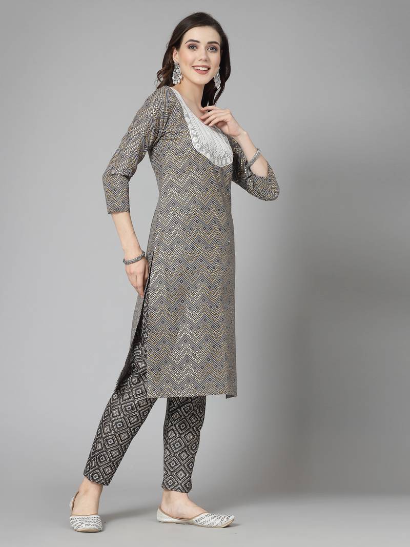 Women's Printed & Embroidered Cotton Blend Straight Kurta Pant Set
