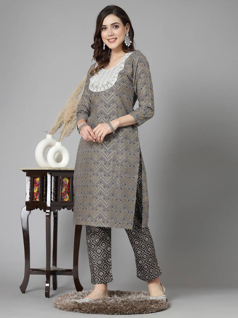 Women's Printed & Embroidered Cotton Blend Straight Kurta Pant Set
