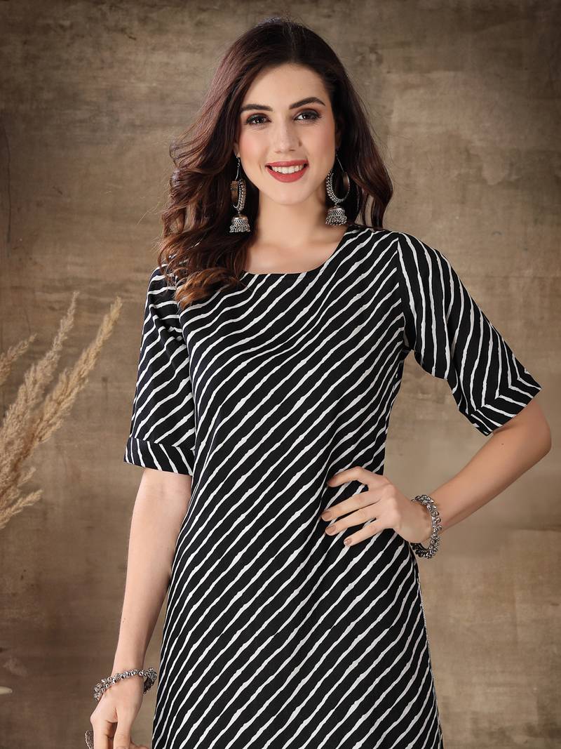 Women's Lehariya Printed Cotton Straight Kurta Pant Set