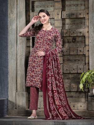 Women's Floral Printed Cotton Blend Straight Kurta Pant Dupatta Set 1
