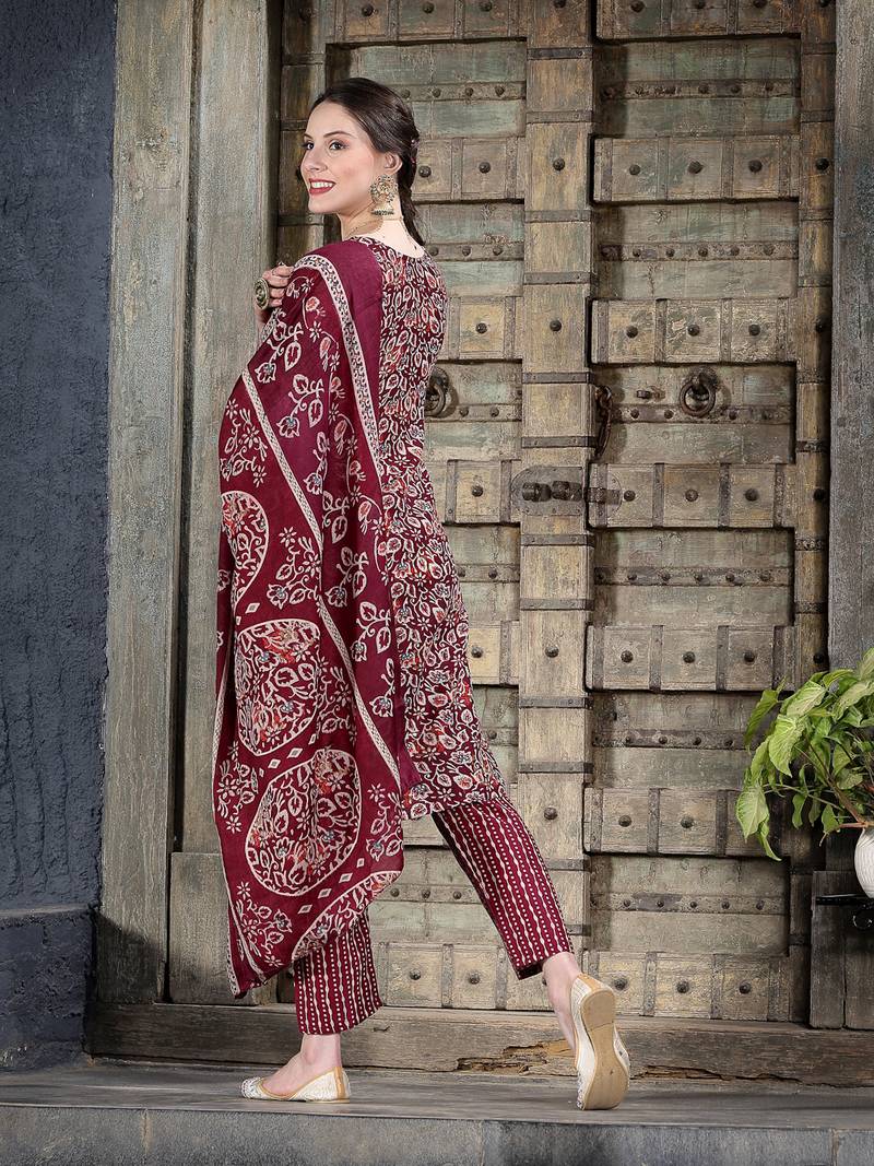 Women's Floral Printed Cotton Blend Straight Kurta Pant Dupatta Set