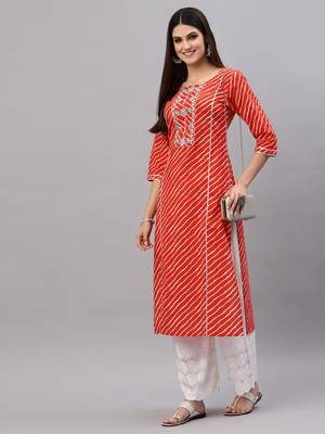 Women's Lehariya Printed Cotton Straight Kurta 1