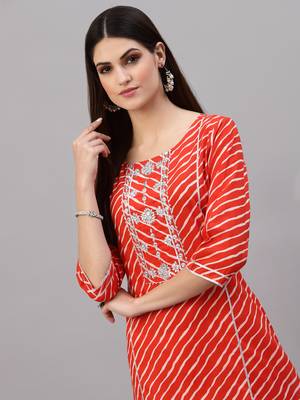 Women's Lehariya Printed Cotton Straight Kurta 5