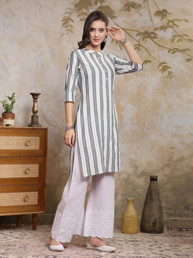 Women's Self Designed Cotton Blend Straight Kurta