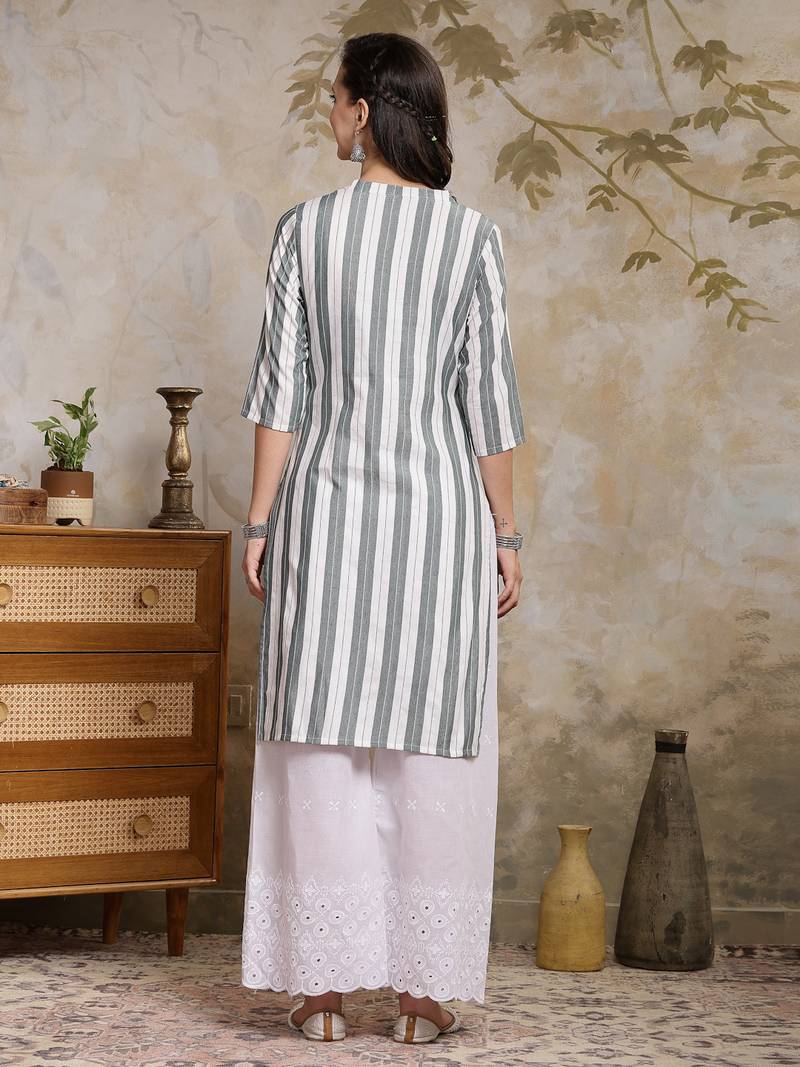 Women's Self Designed Cotton Blend Straight Kurta