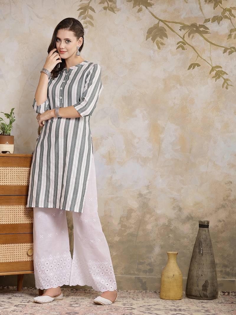 Women's Self Designed Cotton Blend Straight Kurta