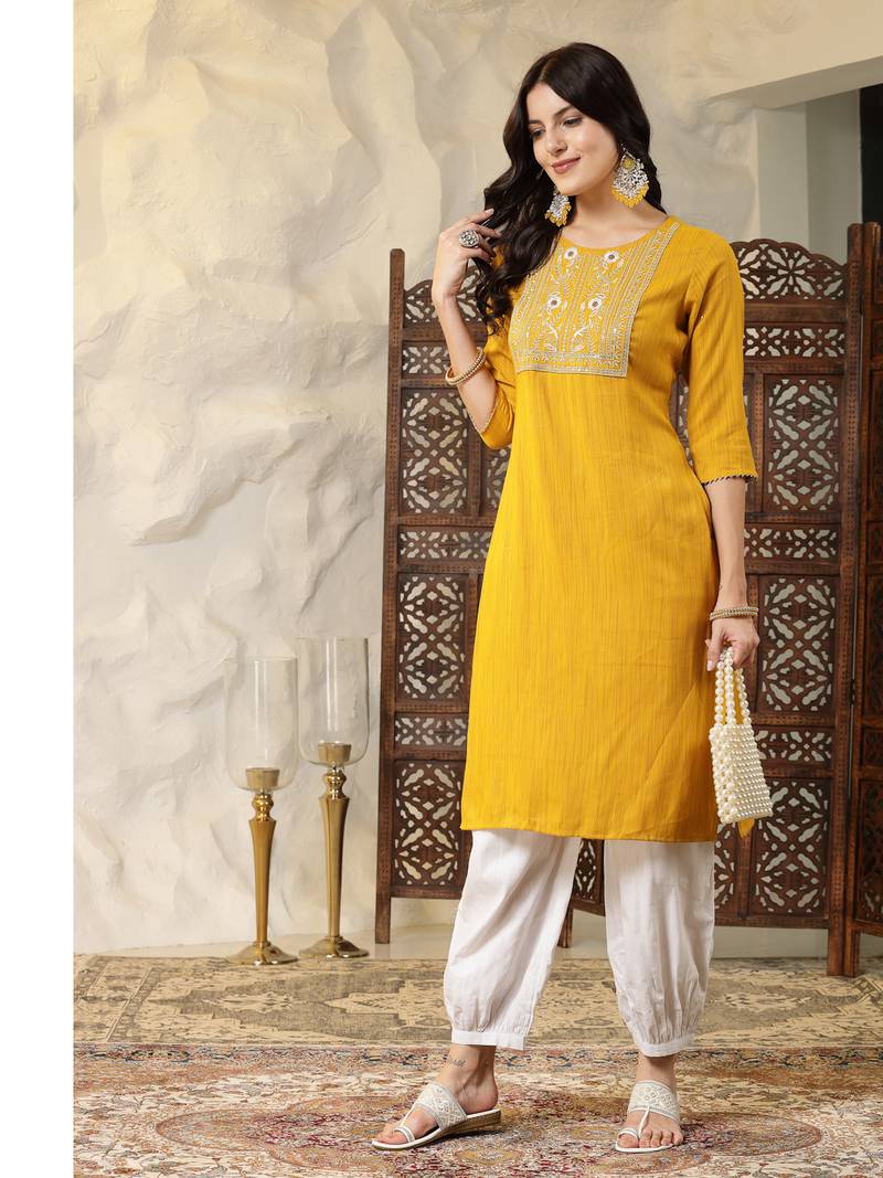 Women's Solid & Embroidered Cotton Blend Straight Kurta