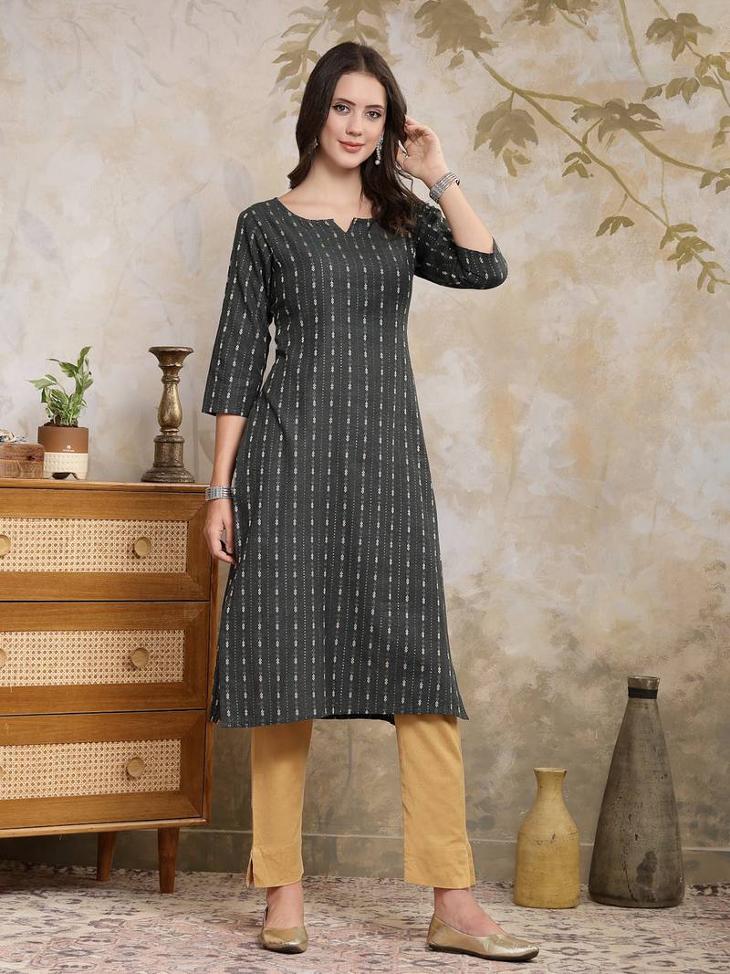 Women's Self Designed Cotton Blend Straight Kurta